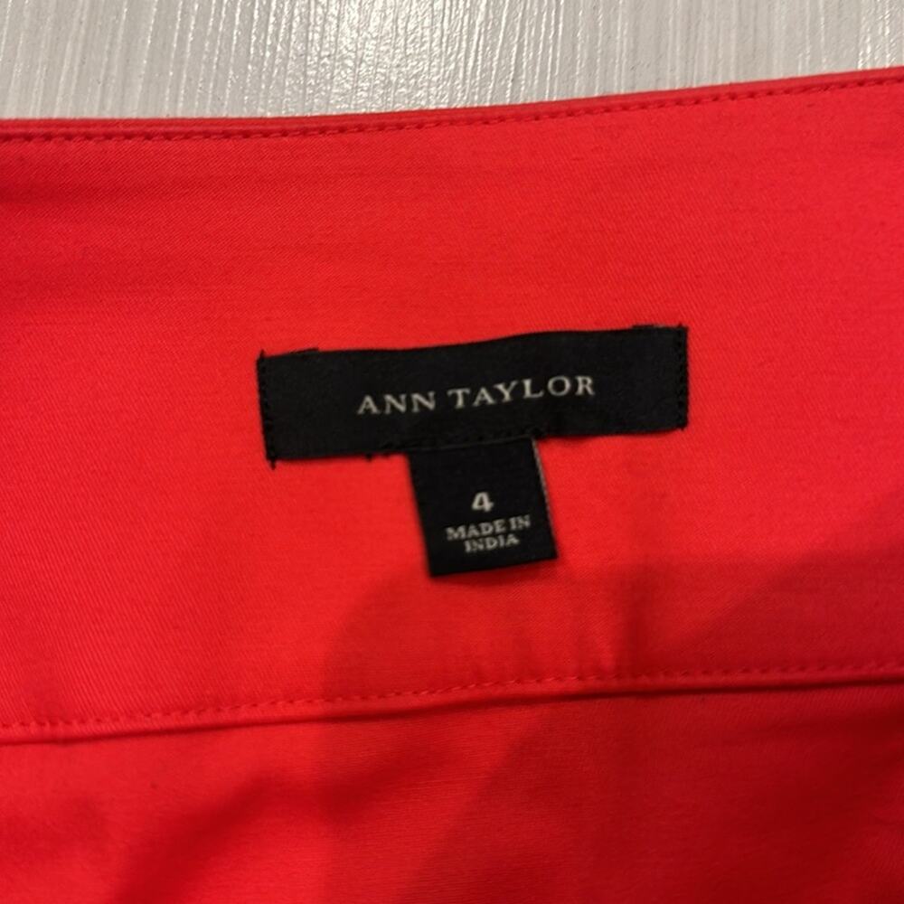 Ann Taylor NWOT Skirt with Pockets and side Zipper, no Slit. - Picture 7 of 8